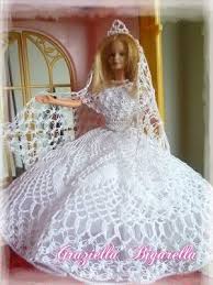 La sposa con il vestito realizzato all'uncinetto! Amo Creare Una Grande Soddisfazione Vestiti Per Barbie Vestiti Per Bambole Motivi Abito Da Sposa