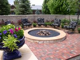 This type of pattern is also easier to mount on the ground. 18 Brick Patio Designs To Improve The Look Of Your Exterior