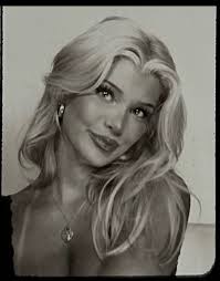 Kasey Reed (kaseyreeddraws)