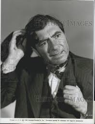 Robert Newton The (ROBERT NEWTON LONG JOHN SILVER 1954 ORIG 8X10 PHOTO)