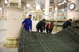 Masjid nabawi menjadi salah satu tujuan utama jemaah di kota itu. Twitter à¤ªà¤° Umrah Keluarga Melaka Penukaran Karpet Raudhah Di Masjidil Nabawi Persediaan Untuk Ramadhan Haji Umrahkeluargamelaka Umrah Ramadhan Masjidnabawi Madinah Https T Co Pm5r0ssmzc