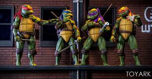 Teenage mutant ninja turtles (1990). Tmnt 1990 Movie 7 Inch Figures And Street Scene Diorama Sdcc 2018 Exclusives Toyark Photo Shoot The Toyark News