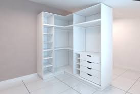 3964ba96cdc16d8a512586bf2ec3b567 Jpg 969 650 Dressing Fait Maison Idee Dressing Amenagement Dressing