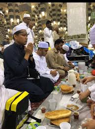 Doa ketika hampir berbuka puasa. Doa Sebelum Berbuka Puasa Tidak Ditolak Oleh Allah Cubalah