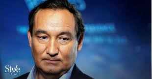 United CEO Oscar Munoz finally apologises to passenger dragged off  overbooked plane, branding treatment 'horrific'