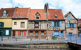 Que Faire A Amiens Le Temps D Une Journee Nos 4 Coups De Coeur De Jules Verne Aux Hortillonages Serial Pix Visiter Amiens Amiens Que Faire A Amiens