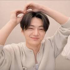 COLLECTING JAY PHOTOS And I rate it (><)