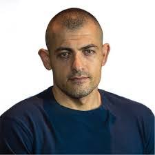 Dennis Robles's Instagram, Twitter & Facebook