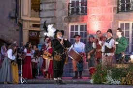 15 отметок «нравится», 0 комментариев — lydia s. Retour En Images Sur Le Defile D Ouverture De La 34e Edition Du Roi De L Oiseau Le Puy En Velay 43000