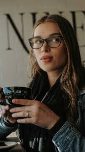 How to take your own Instagram and brand photos! Go try this, & tag me in  your results! , •, •, #brandingphotography #branding #brandingphotographer  #personalbranding #personalbrandingphotography ...