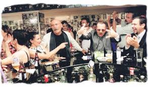 Şarkıcının eski eşini duyanlar ise şaştı kaldı. Siyah Beyaz 2010 Imdb