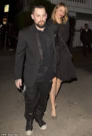 Nicole richie et joel madden : Benji And Joel Madden Take Cameron Diaz And Nicole Richie On Valentine S Double Date Daily Mail Online
