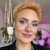 100+ perfiles de «Dee Dee»