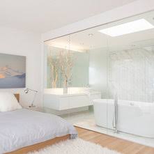 Still, with creative use of glass walls and doors, as well as blinds or even electric frosted glass, it is possible to still create a sense of privacy. Master Bedroom With Open Bathroom