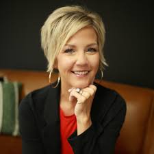 Who can recommend a photographer for family portraits in Perdido Key?