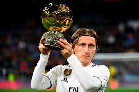 And so for the ballon d'or of that season, not for the previous one. Squawka News On Twitter Luka Modric Has Been Showing Off His 2018 Ballon D Or Trophy To The Santiago Bernabeu Faithful