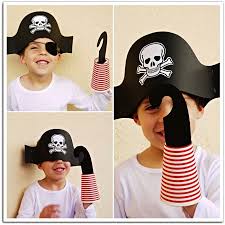 Fabriquer un costume de pirate à partir de rien n'est pas si difficile que ça. 1001 Idees Pour Realiser Un Deguisement Et Maquillage Pirate