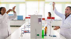 Logonun ilk tarafındaki mikroskop yerine genetik ile ilgili veya dna ile ilgili bir öge eklememiz mümkün olabilirmi. Molekuler Biyoloji Ve Genetik Lisans Bolumu Egitim Elcileri