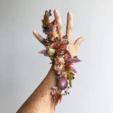 Floral Tattoo Of Celosia Strawflower Lisianthus Amaranthus A Tiny Bit Of Cynoglossum And Desiccated Raspberry On Flowers Floral Tattoo Floral Accessories