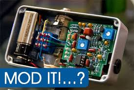 In essence, a fuzzbox is a small amplifier that is designed to be overdriven. How To Mod Ify Guitar Effects A Beginner S Guide To Pedal Modding Delicious Audio