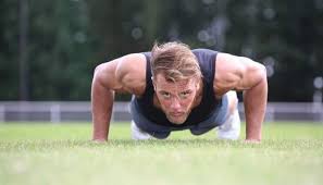 La formation pour pouvoir devenir coach sportif à domicile, il faut être titulaire d'un diplôme sportif et ce diplôme est un brevet d'état (le bess) avec option métier de la forme. Comment Devenir Coach Sportif L Etudiant