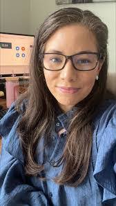 Carrie Cuff's Instagram, Twitter & Facebook