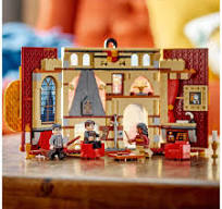 LEGO® Harry Potter™ Sets: 76409 Gryffindor House Banner NEW