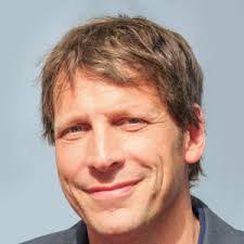 Michael Roch's Instagram, Twitter & Facebook