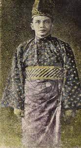 Almarhum was also remembered as affable, but courtly and dignified, and he was a sultan that brought about remarkable changes in perak. 32nd Sultan Of Perak Sultan Yussuf Izzudin Shah Ibni Almarhum Sultan Abdul Jalil 1948 1963 Sembangkuala