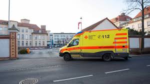 Am mittag will ministerpräsident kretschmer neue regeln welche regeln gelten im april in sachsen? Corona Hotspot In Sachsen Kurz Vor Der Triage