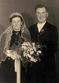 Maybe you would like to learn more about one of these? Hochzeitspaar 1940 Wdr Digit