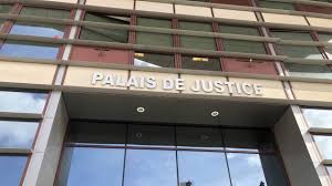 Photo En Mayenne  nerv  de croiser son rival sur la route il le ...