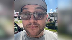 SNAKE GUY BITES BACK Tells court he covets his asps