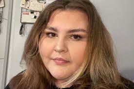 Woman nearly loses hand from false widow spider bite and now she's scared  to sleep in bed