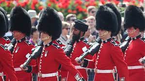 Charanpreet Singh Lall Became The First Soldier From The 1st Battalion Coldstream Guards To Spo Queen S Official Birthday Meghan Markle Shows Coldstream Guards