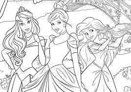 Kleurplaat van disney prinsessen met daarin doornroosje, assepoester, sneeuwwitje, ariel, belle en jasmin. Disney Prinsessen Kleurplaatpuzzel Kinderpuzzels Nl
