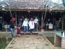 Scopri ricette, idee per la casa, consigli di stile e altre idee da provare. Mengangkat Potensi Tersembunyi Kebun Durian Disulap Jadi Lokasi Wisata Nyentrik