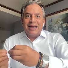 Hasta con el tobo a Daniel...