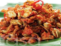 Separuh daripada ikan bilis ditumbuk dan separuh lagi di goreng garing. Resepi Tempe Goreng Cili Padi Pawtaste Com