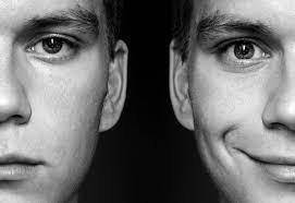 Tulburarea bipolar sau psihoza periodic reprezint o tulburare mintal ce const n modificarea anormal a strii psihice, energiei i abilitii. Cu Tulburarea Afectiva Bipolara Nu E De Glumit Curcuminul Ne Ofera 6 Solutii Remarcabile Curcumin 95 Iana Life Bioperine