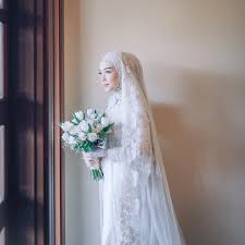 Berikut tips mewujudkan biaya nikah sesuai harapanmu! 10 Gaun Pengantin Muslimah Gaya Modern Gak Kalah Dari Princess