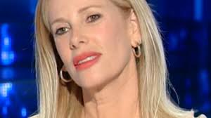 Alessia marcuzzi non condurrà l'isola dei famosi 2020. Alessia Marcuzzi Temptation Island 2020 Inizia Il 16 Settembre Cast E Concorrenti Aciclico Com