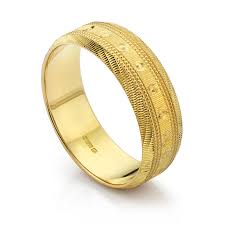 Lange uses yellow gold with a purity of 18 carats (750 ppt) for cases and buckles. 916 Gold What Does The 916 Hallmark Mean On Jewellery