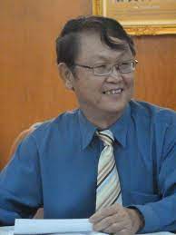 A commissioner for oaths, who is also a peace commissioner, must not charge fees for administering oaths or taking declarations or a commissioner of oath is commonly known as oath commissioner. Commissioner For Oaths Kuching Yong Nam Hua Home Facebook