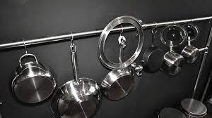 diy ホームセンターで売っているステンレスパイプでキッチンの見せる収納 キッチンdiy日記 キッチン diy キッチン ホームセンター