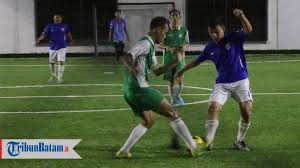 Peraturan permainan futsal fifa peraturan 1 lapangan ukuran lapangan harus berbentuk bujur didalam kompetisi fifa dan kompetisi lainnya dibawah pengawasan konfederasi serta asosiasi nasional prosedur  seluruh pemain berada dalam setengah lapangannya sendiri. 53 Tim Yang Berlaga Di Turnamen Futsal Atb Cup Dibagi Jadi 13 Grup Tribun Batam