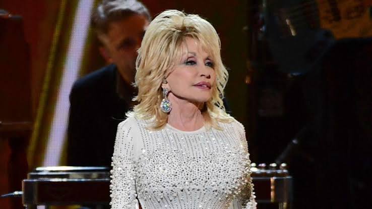 Dolly Parton's Conversations Over Her $650M Fortune Revealed, According to Insiders - Yahoo Style Canada