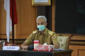Rudy mengatakan aturan jateng di rumah saja yakni dua hari di rumah pada akhir pekan, harus diatur secara jelas ganjar menegaskan semua daerah sudah setuju gerakan 'jateng di rumah saja'. Mjiwyb6 Lhml9m