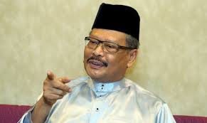 Ahli majlis kerja tertinggi umno, datuk seri tajuddin abdul rahman selepas hadir pada mesyuarat majlis kerja tertinggi di pusat dagangan dunia kuala lumpur (wtckl). Senarai Perlantikan Ahli Majlis Tertinggi Umno 2018 2021