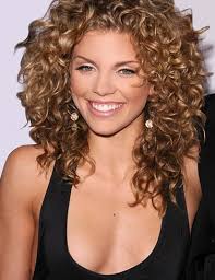 How To Get Big Curly Hair In 10 Minutes Long Natural Curly Hair Curly Hair Styles Hair Styles